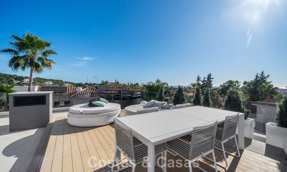 Gesofisticeerde luxevilla te koop met panoramisch uitzicht in Nueva Andalucia’s begeerde golfvallei, Marbella 800336