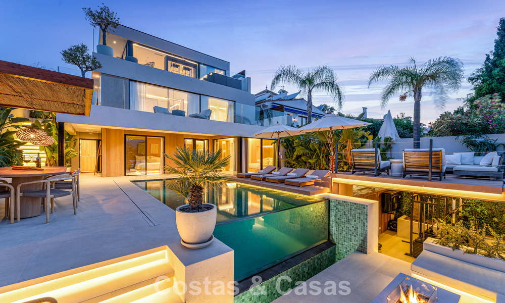 Modern, gerenoveerd luxevilla met prachtig uitzicht te koop in Nueva Andalucia, Marbella 800343