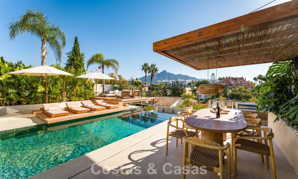 Modern, gerenoveerd luxevilla met prachtig uitzicht te koop in Nueva Andalucia, Marbella 800344