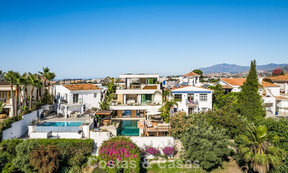 Modern, gerenoveerd luxevilla met prachtig uitzicht te koop in Nueva Andalucia, Marbella 800363
