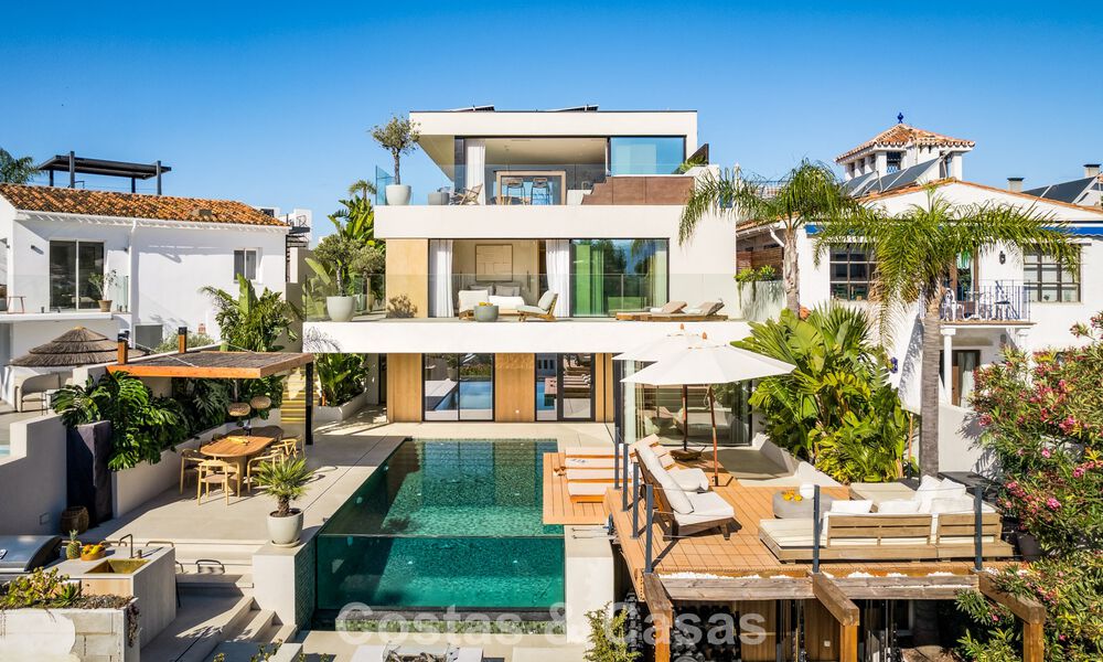 Modern, gerenoveerd luxevilla met prachtig uitzicht te koop in Nueva Andalucia, Marbella 800364