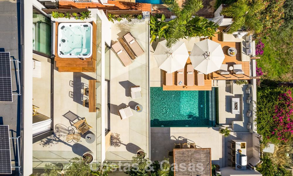 Modern, gerenoveerd luxevilla met prachtig uitzicht te koop in Nueva Andalucia, Marbella 800366