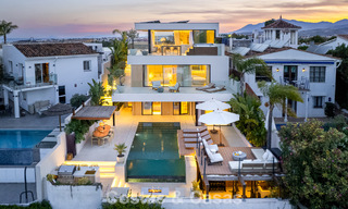 Modern, gerenoveerd luxevilla met prachtig uitzicht te koop in Nueva Andalucia, Marbella 800370 