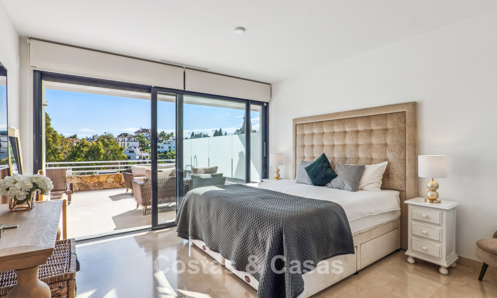 Luxueus townhouse te koop vlakbij Puente Romano, Marbella’s Golden Mile 800385