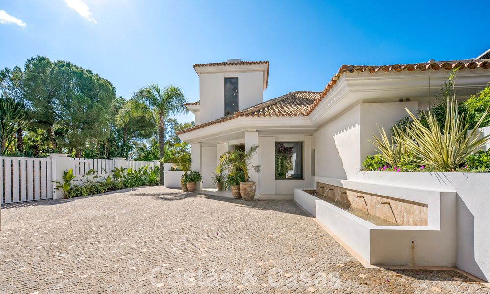 Moderne mediterrane luxevilla te koop in een afgeschermde community in Marbella - Benahavis 800407