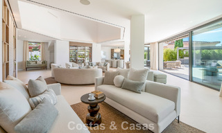 Moderne mediterrane luxevilla te koop in een afgeschermde community in Marbella - Benahavis 800412 