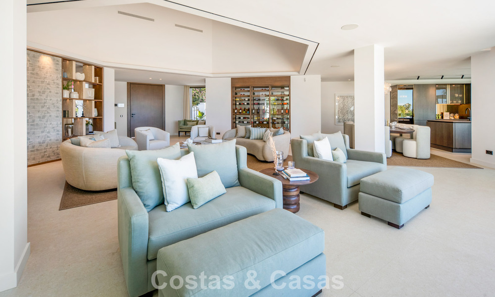 Moderne mediterrane luxevilla te koop in een afgeschermde community in Marbella - Benahavis 800413