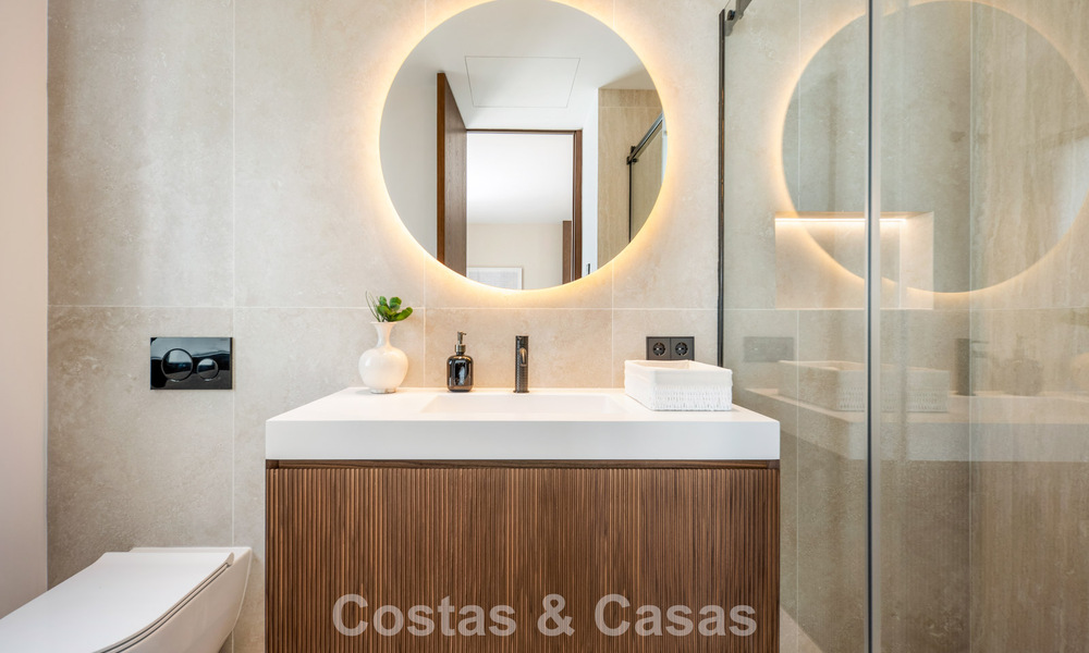 Moderne mediterrane luxevilla te koop in een afgeschermde community in Marbella - Benahavis 800421