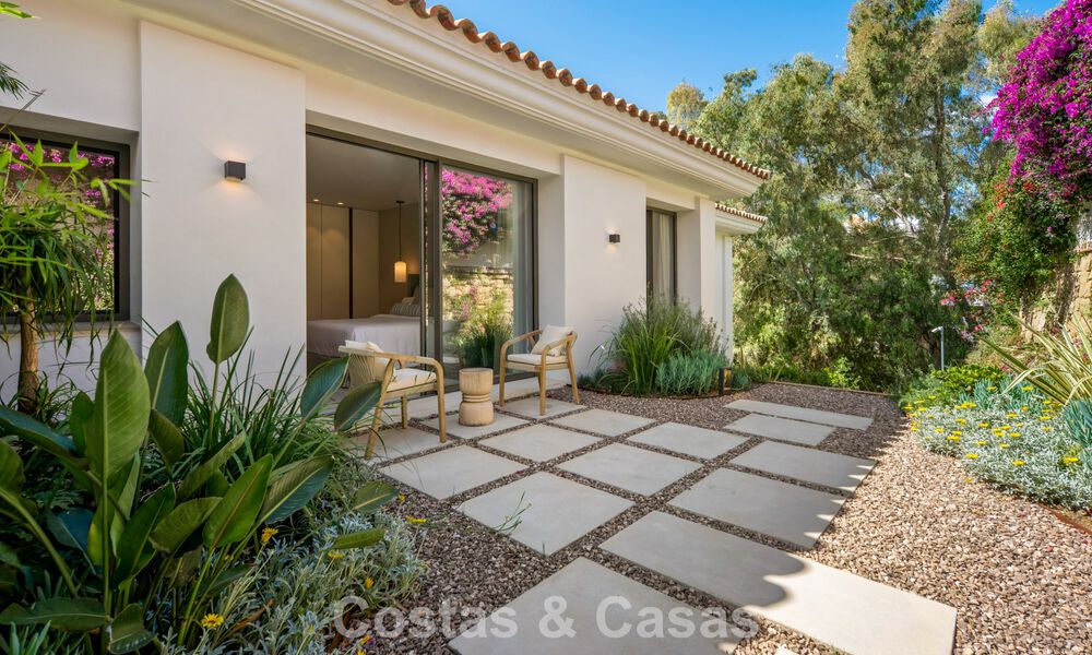 Moderne mediterrane luxevilla te koop in een afgeschermde community in Marbella - Benahavis 800427