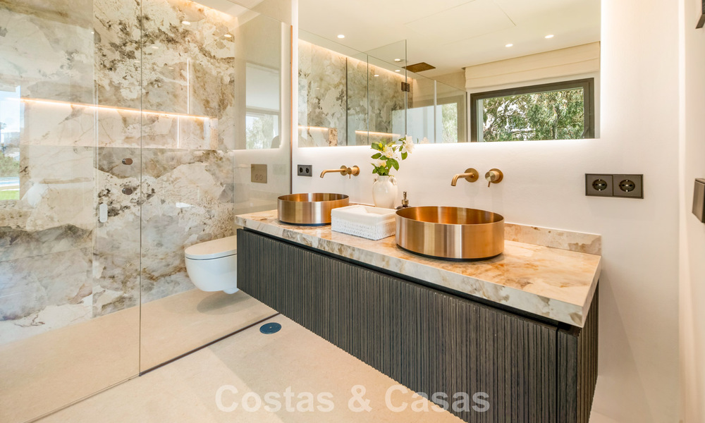 Moderne mediterrane luxevilla te koop in een afgeschermde community in Marbella - Benahavis 800439