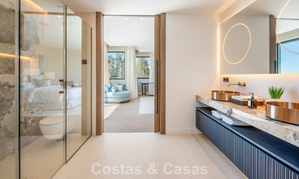 Moderne mediterrane luxevilla te koop in een afgeschermde community in Marbella - Benahavis 800450