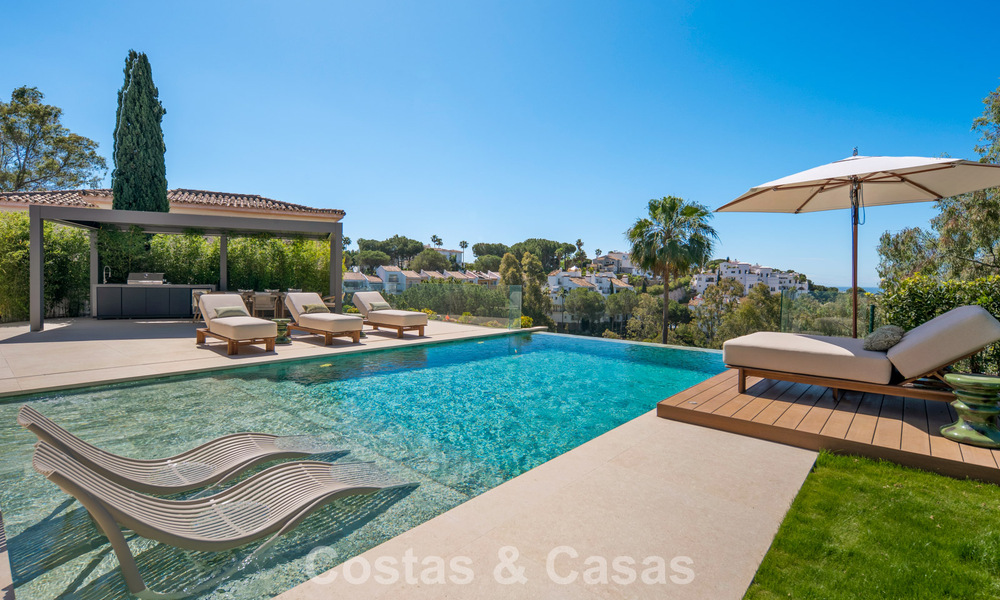 Moderne mediterrane luxevilla te koop in een afgeschermde community in Marbella - Benahavis 800455