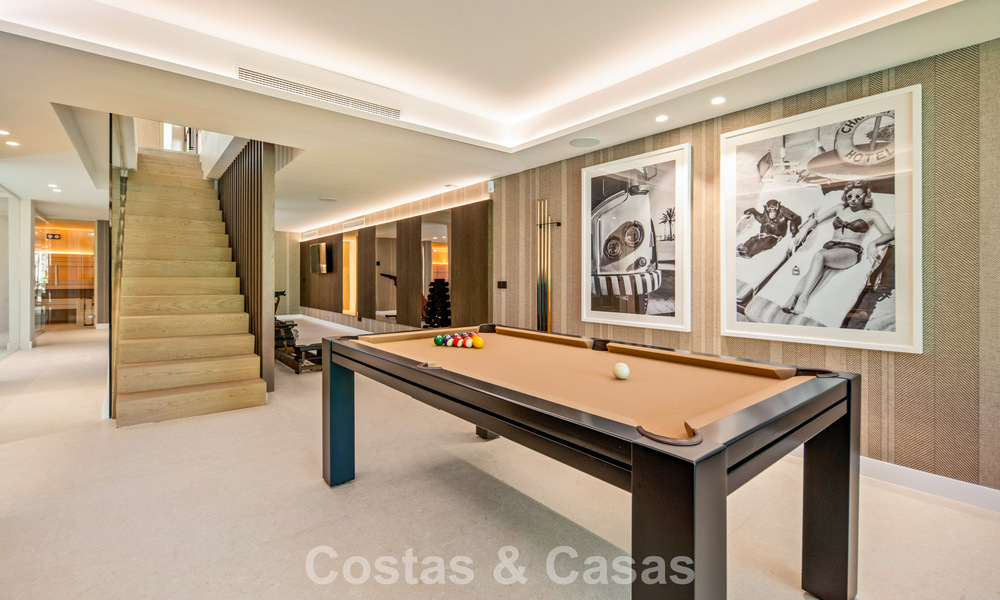 Moderne mediterrane luxevilla te koop in een afgeschermde community in Marbella - Benahavis 800466