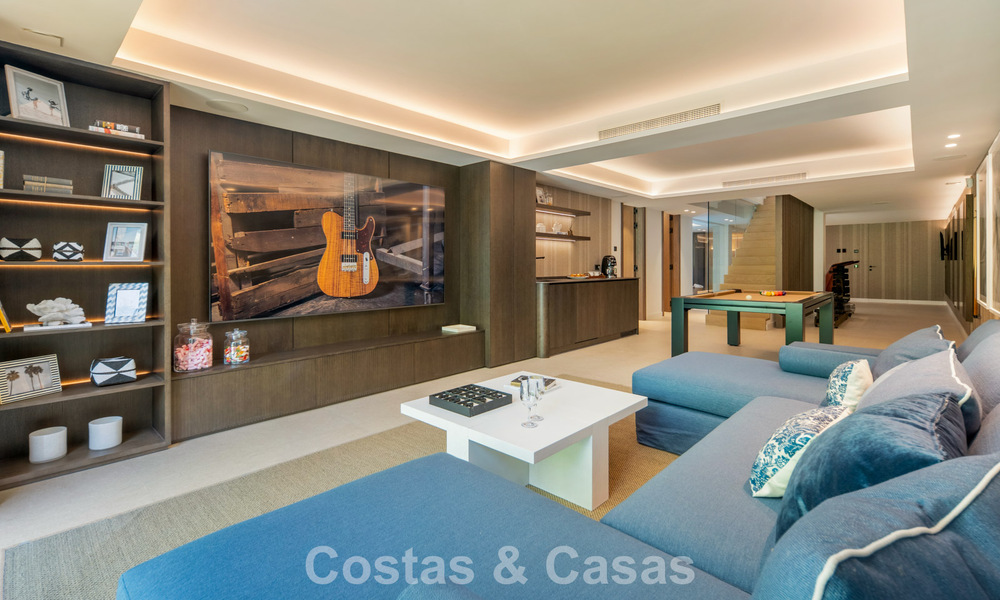 Moderne mediterrane luxevilla te koop in een afgeschermde community in Marbella - Benahavis 800467