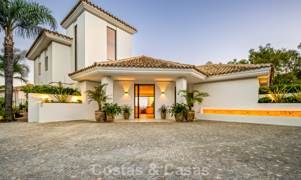 Moderne mediterrane luxevilla te koop in een afgeschermde community in Marbella - Benahavis 800485