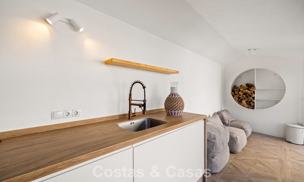 Mediterraanse, gelijkvloerse luxevilla te koop direct aan de golfbaan in Guadalmina, Marbella 800580