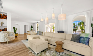 Mediterraanse, gelijkvloerse luxevilla te koop direct aan de golfbaan in Guadalmina, Marbella 800606 