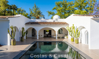 Mediterraanse, gelijkvloerse luxevilla te koop direct aan de golfbaan in Guadalmina, Marbella 800609 