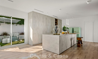 Mediterraanse, gelijkvloerse luxevilla te koop direct aan de golfbaan in Guadalmina, Marbella 800611 