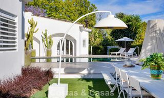Mediterraanse, gelijkvloerse luxevilla te koop direct aan de golfbaan in Guadalmina, Marbella 800615 