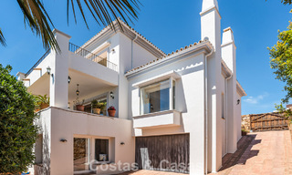 Ruime familievilla in een moderne Spaanse bouwstijl en adembenemend zeezicht te koop in Manilva, Costa del Sol 800627 