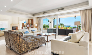 Ruime familievilla in een moderne Spaanse bouwstijl en adembenemend zeezicht te koop in Manilva, Costa del Sol 800642 