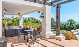 Ruime familievilla in een moderne Spaanse bouwstijl en adembenemend zeezicht te koop in Manilva, Costa del Sol 800648 