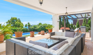 Ruime familievilla in een moderne Spaanse bouwstijl en adembenemend zeezicht te koop in Manilva, Costa del Sol 800649 