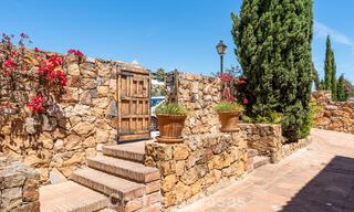 Ruime familievilla in een moderne Spaanse bouwstijl en adembenemend zeezicht te koop in Manilva, Costa del Sol 800650 