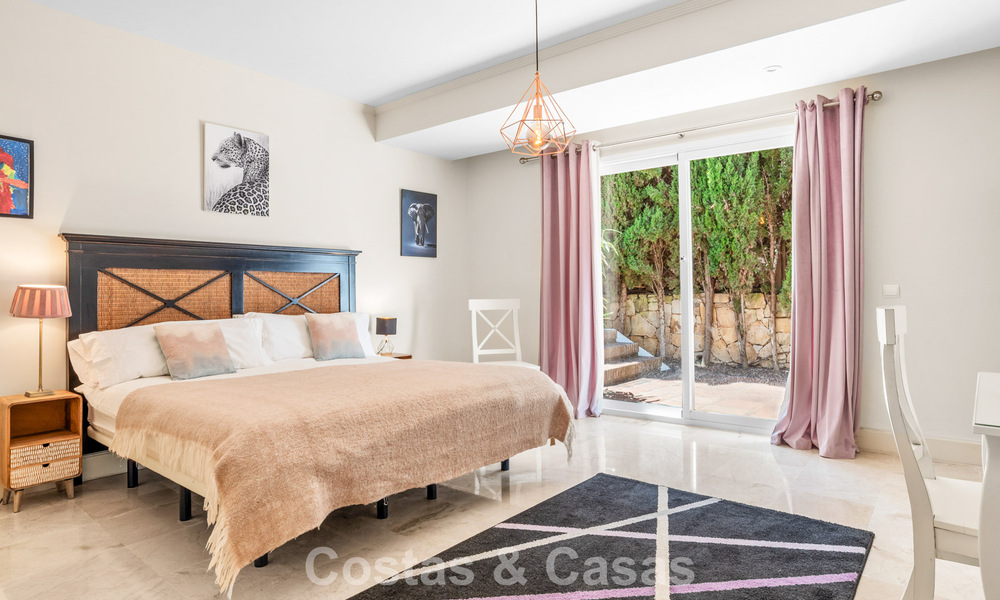 Ruime familievilla in een moderne Spaanse bouwstijl en adembenemend zeezicht te koop in Manilva, Costa del Sol 800655