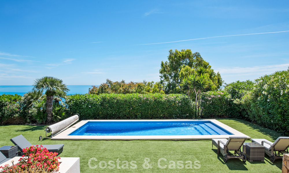 Ruime familievilla in een moderne Spaanse bouwstijl en adembenemend zeezicht te koop in Manilva, Costa del Sol 800661