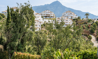 Luxueus, eigentijds gerenoveerd villa te koop in een gated community in Nueva Andalucia’s golfvallei, Marbella 800749 