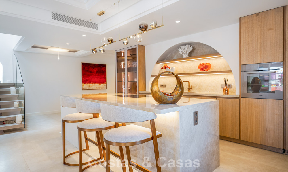 Exclusief duplex penthouse te koop aan het strand op de New Golden Mile tussen Marbella en Estepona 800760