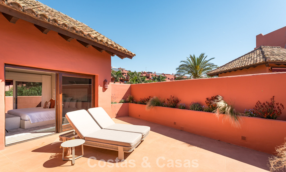 Exclusief duplex penthouse te koop aan het strand op de New Golden Mile tussen Marbella en Estepona 800788