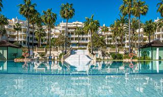 Eersteklas appartement te koop, direct aan het strand in het vijfsterren Las Dunas Park in Marbella - Estepona 800873 