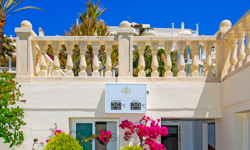 Eersteklas appartement te koop, direct aan het strand in het vijfsterren Las Dunas Park in Marbella - Estepona 801018