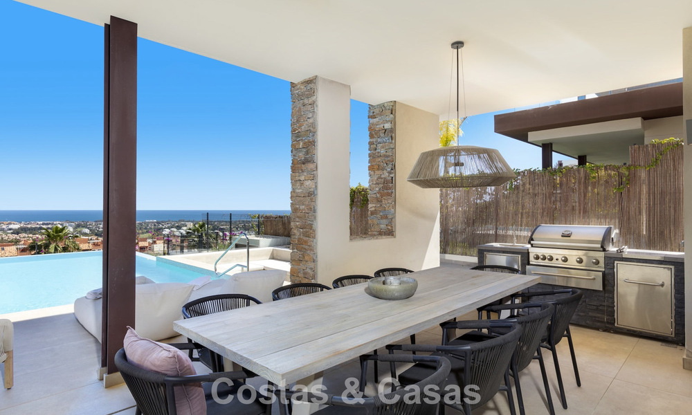 Eigentijdse luxevilla met panoramische vergezichten te koop in de heuvels van Marbella - Benahavis 800792