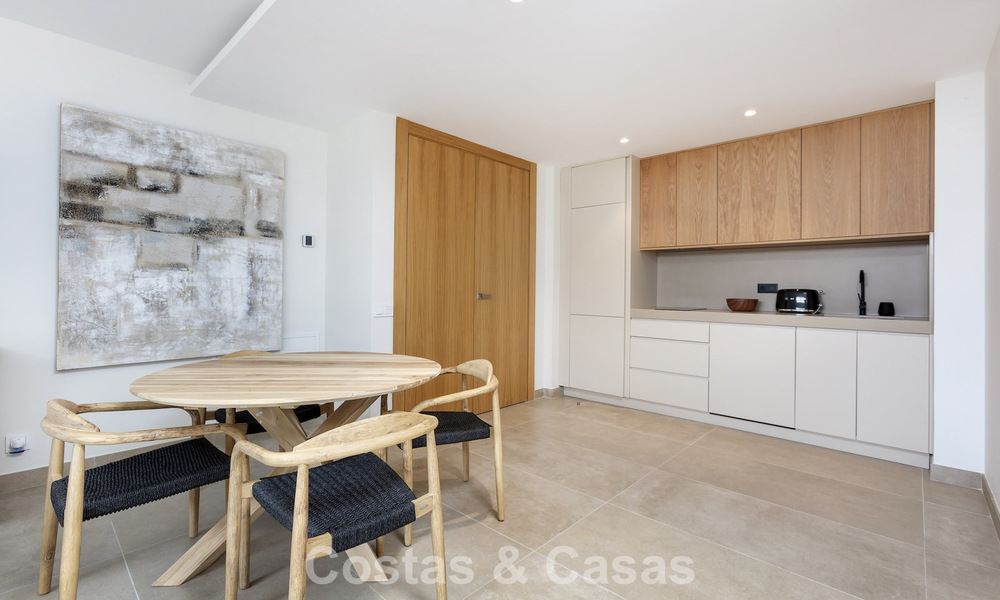 Eigentijdse luxevilla met panoramische vergezichten te koop in de heuvels van Marbella - Benahavis 800800