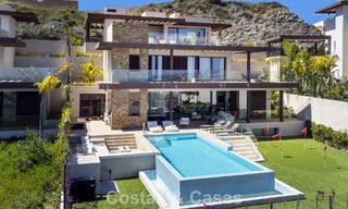 Eigentijdse luxevilla met panoramische vergezichten te koop in de heuvels van Marbella - Benahavis 800808 