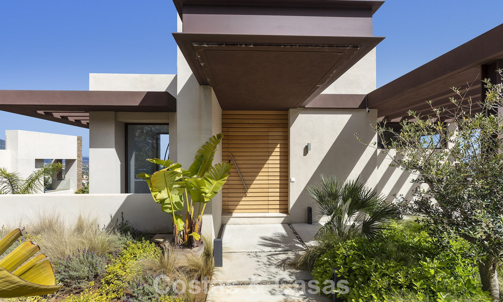 Eigentijdse luxevilla met panoramische vergezichten te koop in de heuvels van Marbella - Benahavis 800809