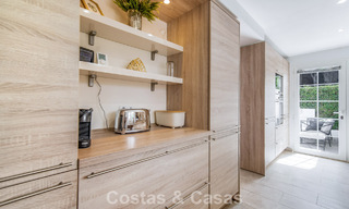 Prachtig gerenoveerd herenhuis met 4 slaapkamers te koop met zeezicht, eerstelijnsstrand op Marbella’s Golden Mile 800829 