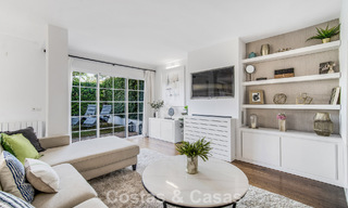 Prachtig gerenoveerd herenhuis met 4 slaapkamers te koop met zeezicht, eerstelijnsstrand op Marbella’s Golden Mile 800833 