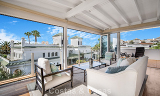 Prachtig gerenoveerd herenhuis met 4 slaapkamers te koop met zeezicht, eerstelijnsstrand op Marbella’s Golden Mile 800850 