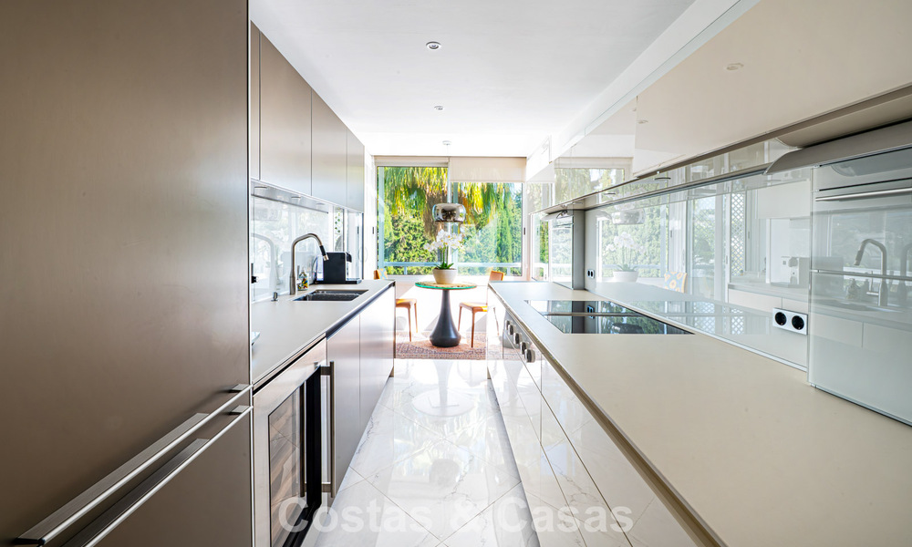 Hoogwaardig duplex penthouse te koop in een felbegeerd golfcomplex in Nueva Andalucia, Marbella 800965