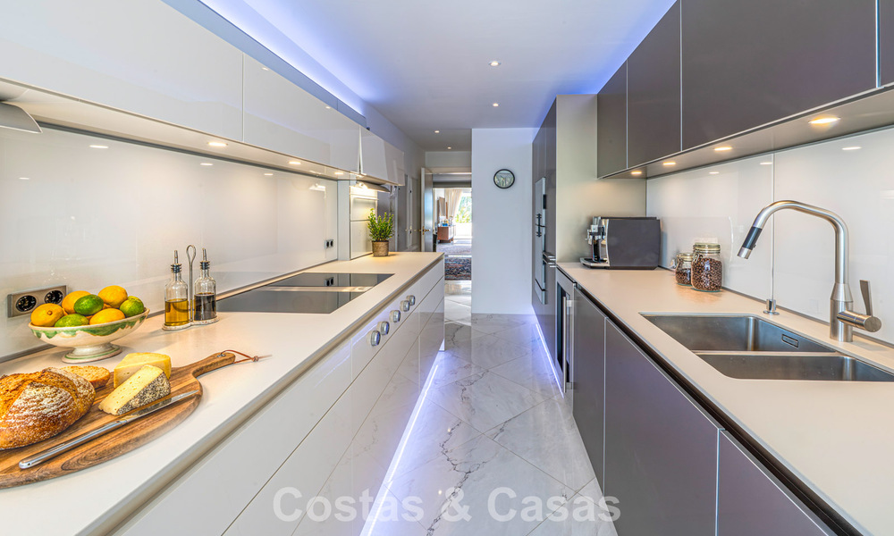 Hoogwaardig duplex penthouse te koop in een felbegeerd golfcomplex in Nueva Andalucia, Marbella 800966