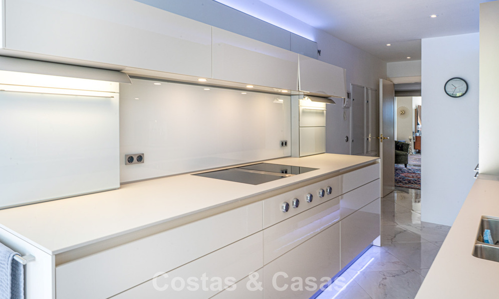 Hoogwaardig duplex penthouse te koop in een felbegeerd golfcomplex in Nueva Andalucia, Marbella 800969