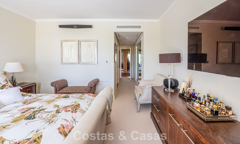 Hoogwaardig duplex penthouse te koop in een felbegeerd golfcomplex in Nueva Andalucia, Marbella 800973