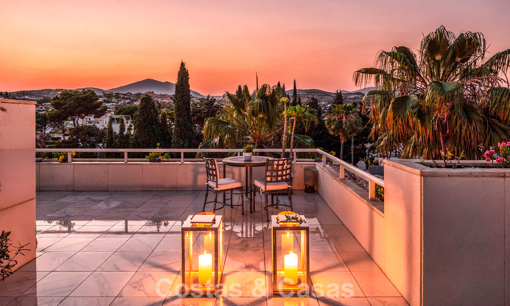 Hoogwaardig duplex penthouse te koop in een felbegeerd golfcomplex in Nueva Andalucia, Marbella 801001