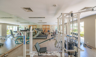 Hoogwaardig duplex penthouse te koop in een felbegeerd golfcomplex in Nueva Andalucia, Marbella 801010 