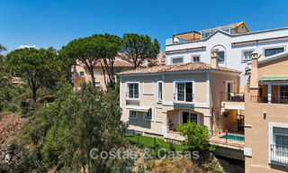 Ruime familiewoning te koop in een kleinschalige gated urbanisatie in het begeerde Nueva Andalucia, Marbella 801105 